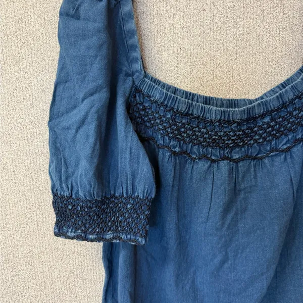 Faherty Women Size XS Presley Embroidered Detail Cotton Chambray Top‎ - Image 2