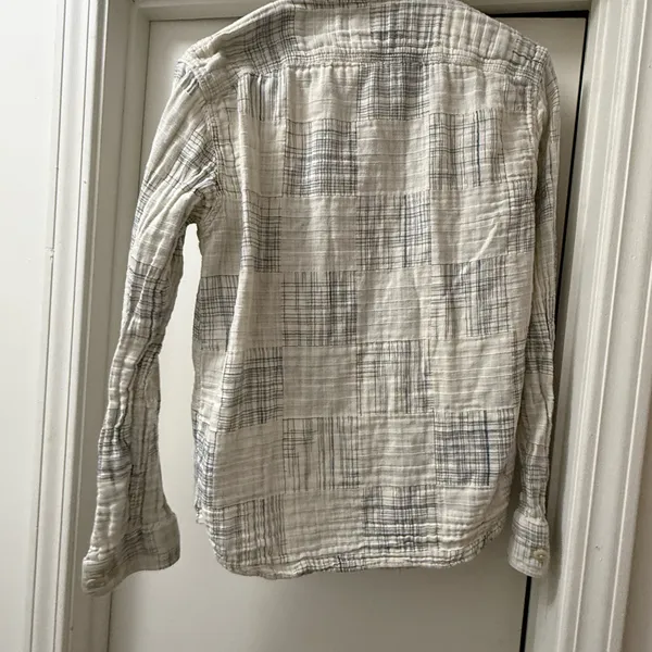 Banana Republic Women’s Gray and White Quilted Plaid Shirt Size Small - Image 8