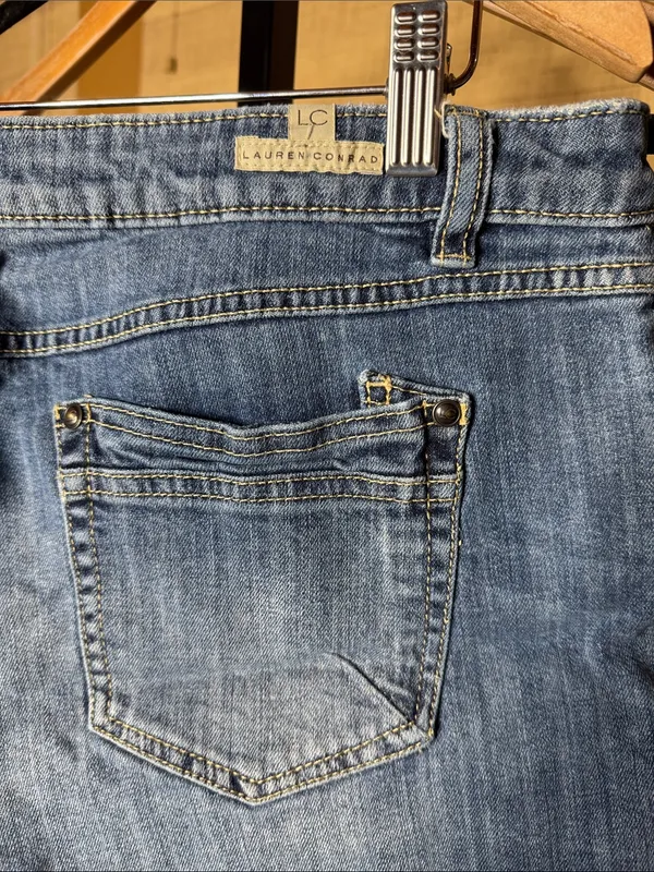 LC Lauren Conrad Roll Cuff Denim Shorts Distressed Size 16 EUC - Image 6