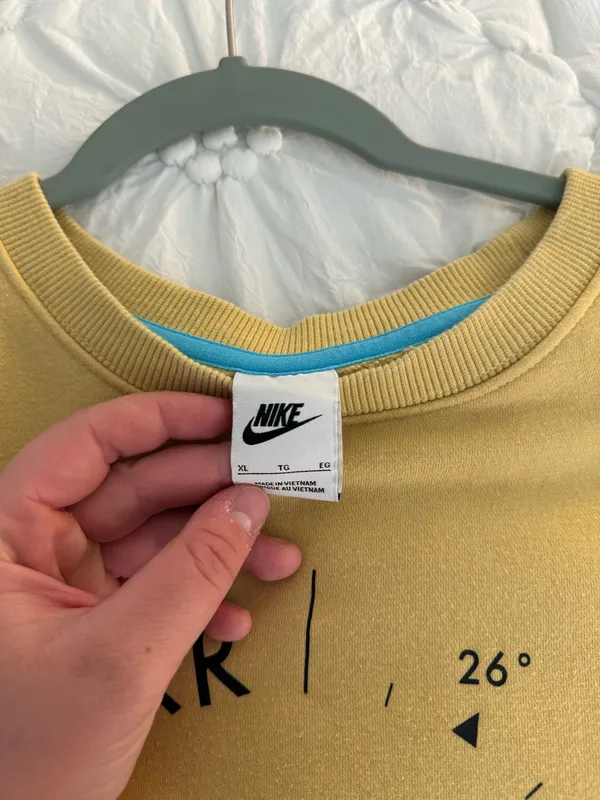 Nike Sweatshirt - Image 2