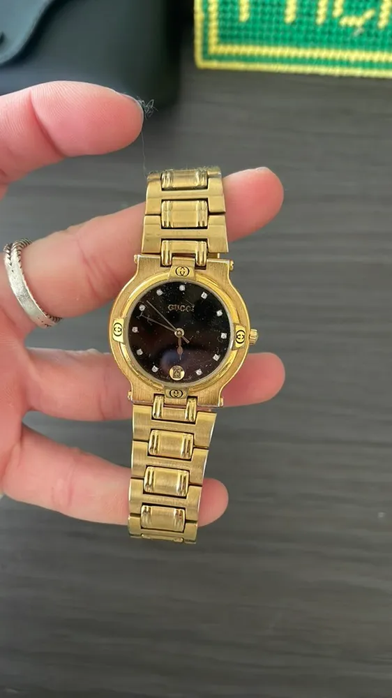 Gucci Unisex Gold Played Watch - Image 4
