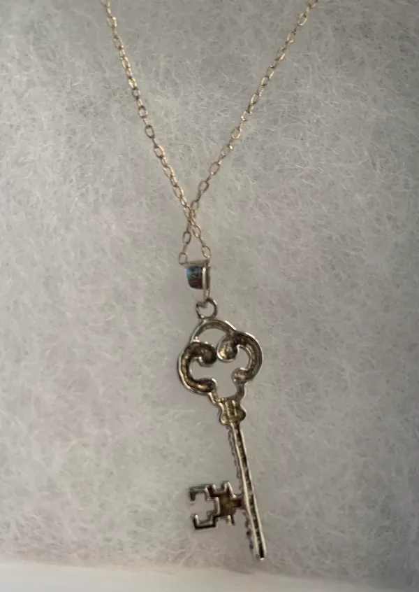 Sterling Silver 925 Heart Key Necklace - Image 4