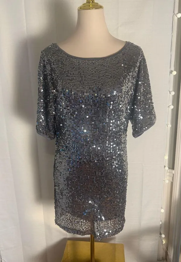 BKE Boutique Silver Sequin Mini Dress Short Sleeve Party Cocktail Size M - Image 8