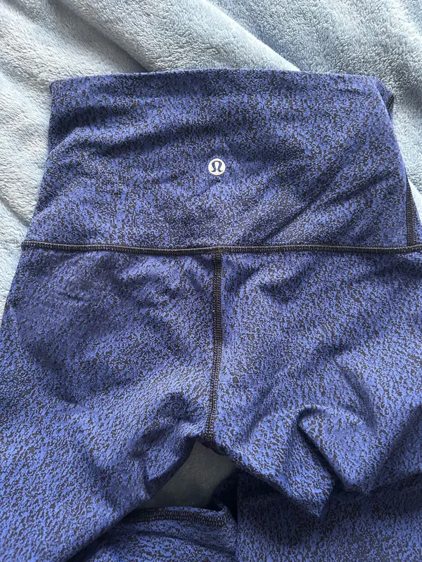 Lululemon Leggings size 4 - Image 3