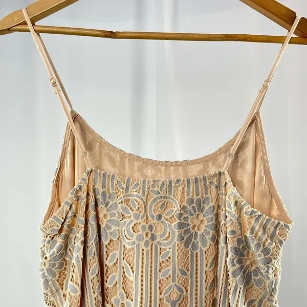 NWT Eli + Ali by Anthropologie Twilight‎ Lace Dress in Silver Size Medium - Image 6