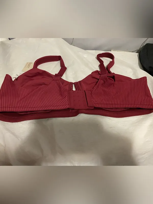 Bare Necessities Ribbed Underwire Bra in Wine Red Size undefined - Image 3