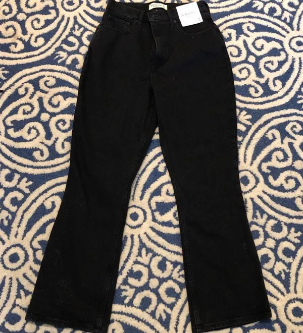 Abercrombie Curve Love High Rise Kick Flare Jeans - Image 3