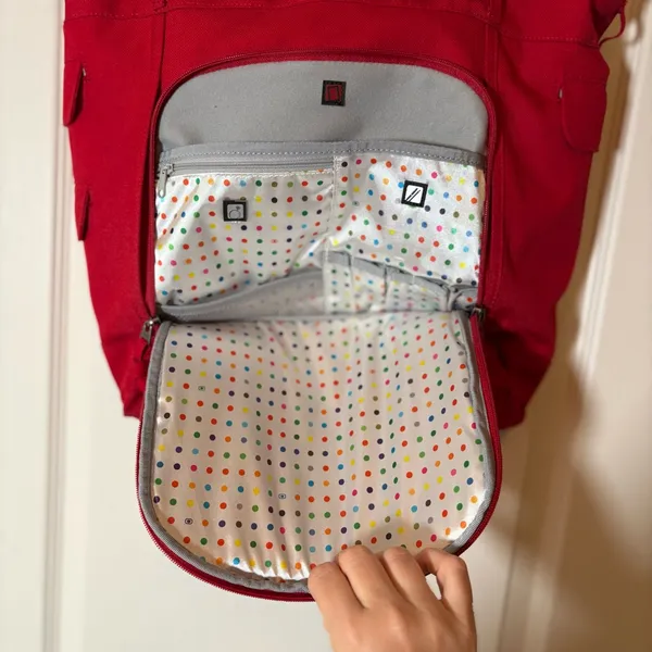 OGIO RED BAG WITH POLKA DOTS 14” X 14”. Preloved - Image 3