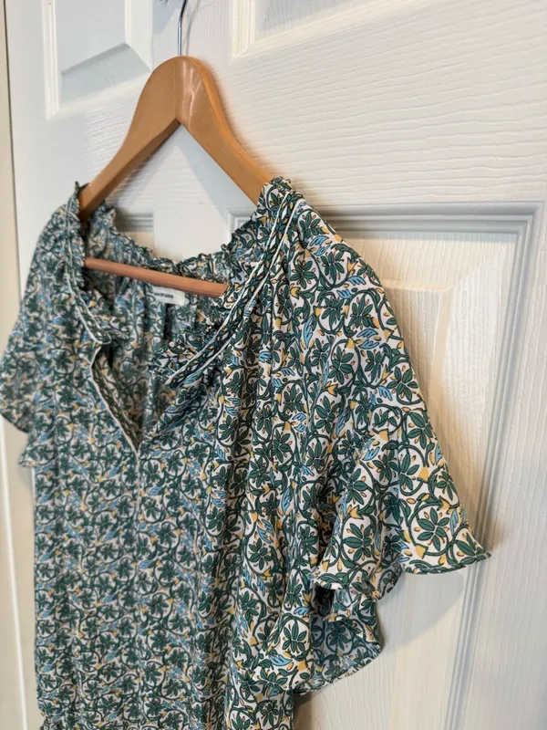 Max Studio Green and Cream Floral Peasant Blouse - Image 3