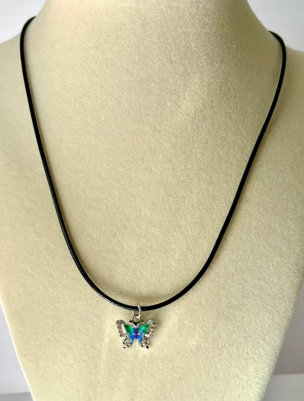Butterfly Necklace 🦋 Blue - Image 3