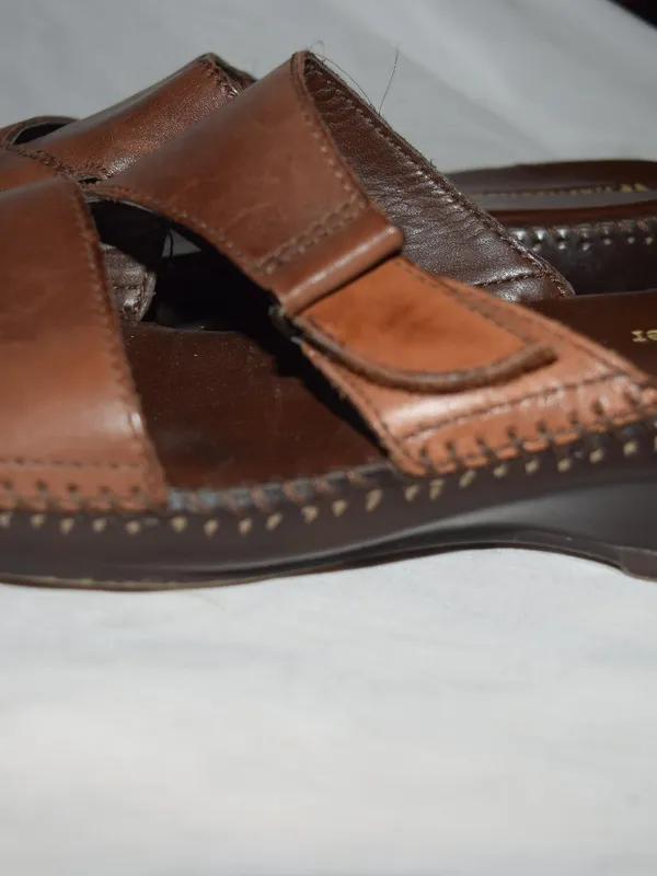Naturalizer Brown Slip On Slide Sandals Size 9.5 - Image 2