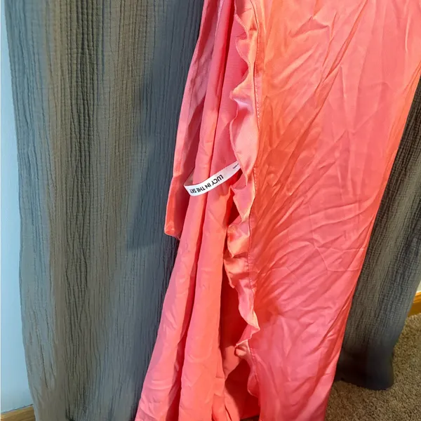 Lucy in the Sky Satin Front Twist Strappy Maxi Dress in Coral Size Large - Image 4