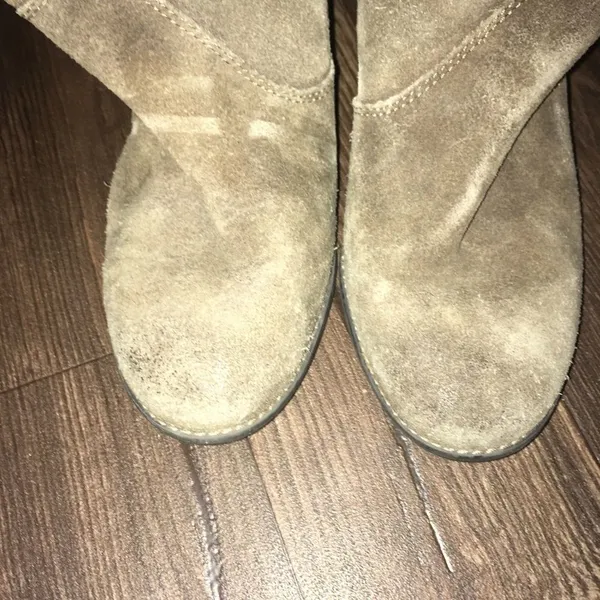 Clarks brown suede leather upper heeled ankle  booties - Image 3