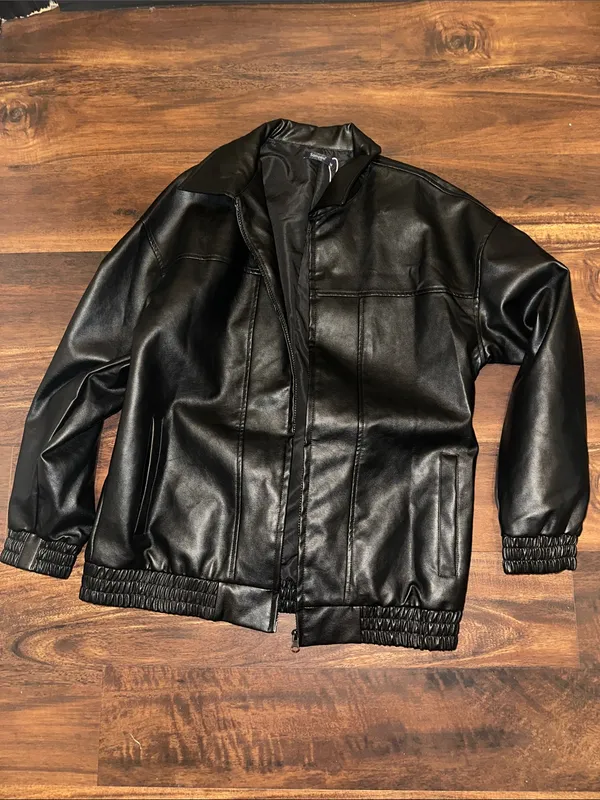 NWT Sampeel Faux Leather Oversized Bomber Jacket in Size Medium - Image 5