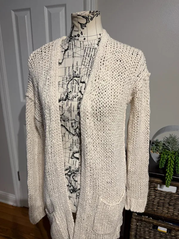 Free People Simply Sienna chunky knit 100% Cotton crochet Cozy Open-Front Cream Cardigan Sweater oversized Sz M versatile cover up coastal breathable open wave loose cable boho coastal - Image 2