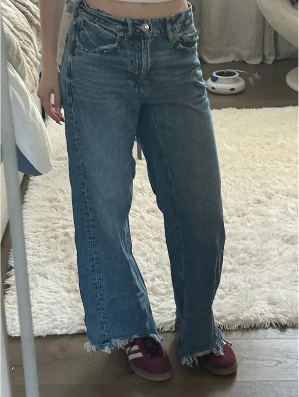 Super High-Rise Baggy Wide-Leg American Eagle Jeans - Image 4