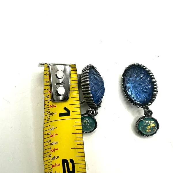 Vintage Avon silver tone blue clip on earrings - Image 8