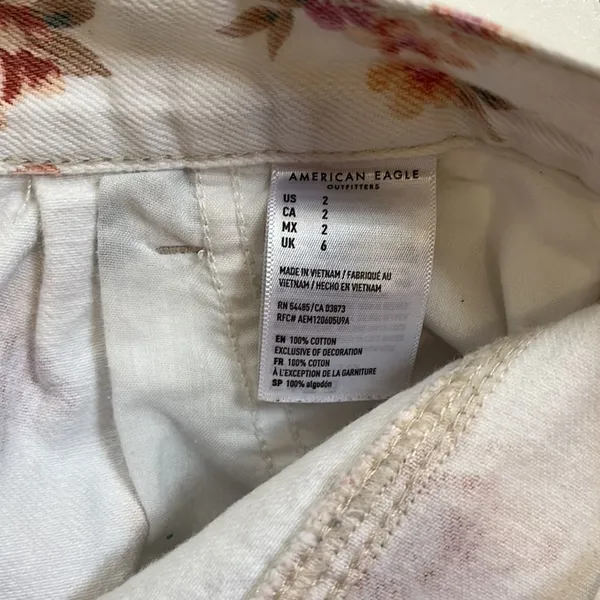 American Eagle floral mom shorts - Image 3
