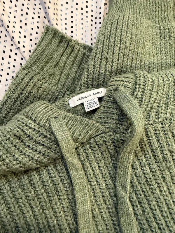 American Eagle Sweater  - Image 3