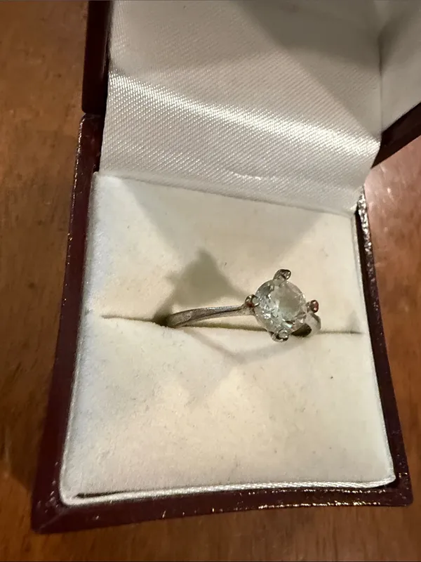 Vintage Classic Solitaire White Cubic Zirconia Silver-Tone Ring Size 8 - Image 3