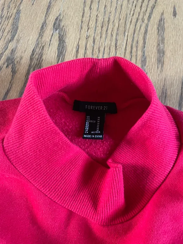 Long Sleeve Crop Top - Image 2
