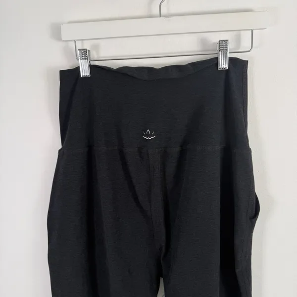 Beyond Yoga Beyond Bump Spacedye Matermity Midi Joggers Darkest Night Black Med - Image 6