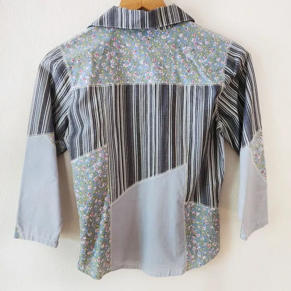 ANTILIA 3/4 Sleeve Floral Stripe Patchwork V-Neck Blouse Top Sz S Cottagecore - Image 2