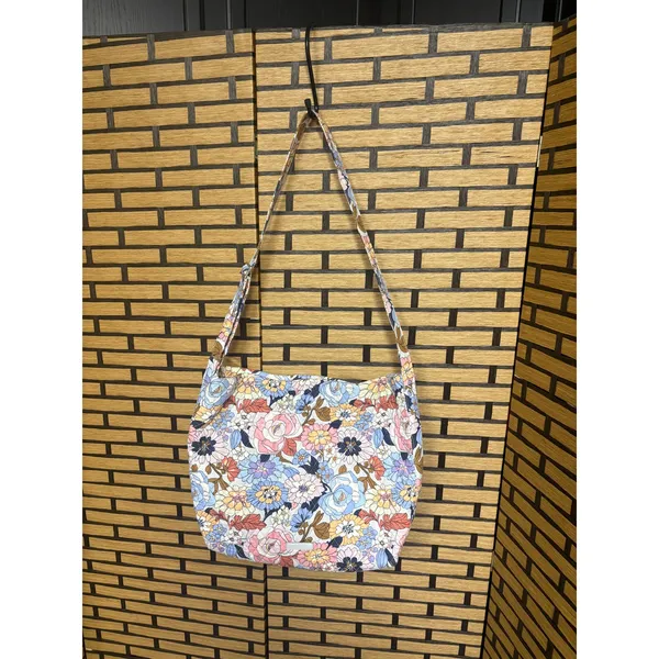 Vera Bradley Blue And Pink‎ Floral Crossbody Purse - Image 2