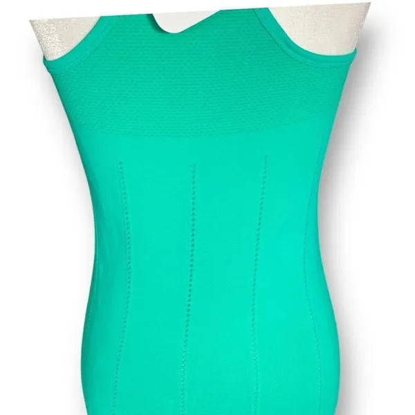 Fabletics Delta Tank Green Racerback Smooth Operator Yoga Pilates Top‎ Small - Image 7