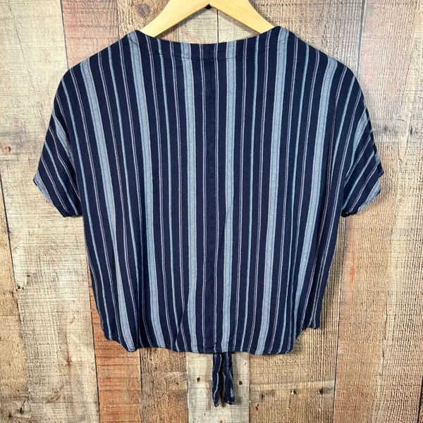 Universal Threads Navy Blue Striped Rayon Tie Front Button Top Size Medium M - Image 5