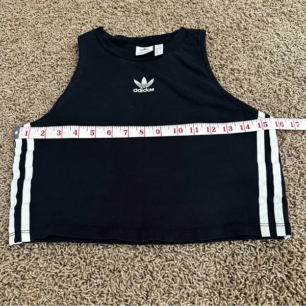 Adidas cropped fitted medium tee - Image 4