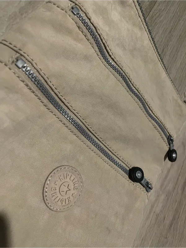 Kipling Beige Crossbody Bag with Double Zip Pockets - Image 2