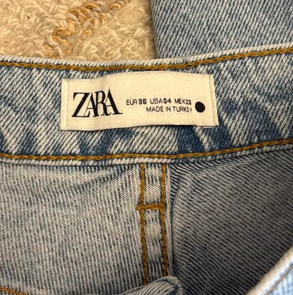 ZARA High-Rise Distressed Jeans Wide-Leg - Image 3
