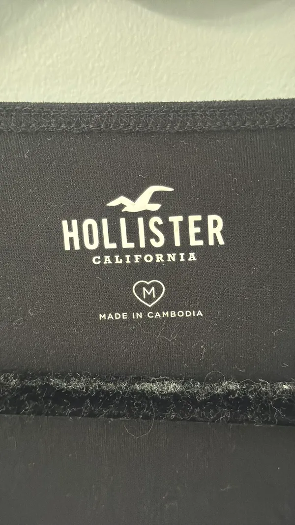 Hollister Cropped Top - Image 2
