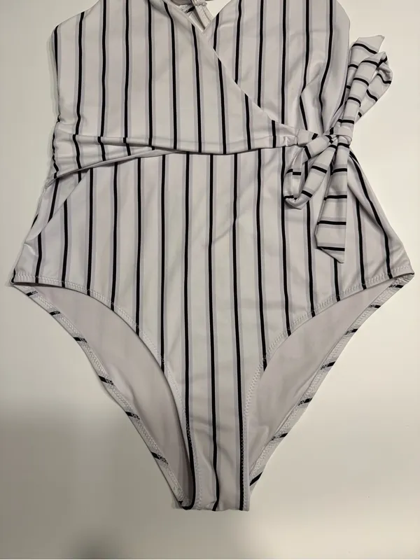 Cupshe Black & White Striped Wrap One Piece Swimsuit Size Large - Image 3