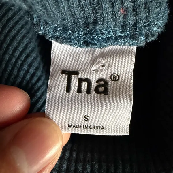 Aritzia TNA Cropped Waffle Knit Teal Mockneck Long Sleeve size small - Image 7