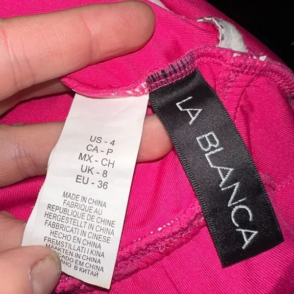 La Blanca hot pink scalloped modest barbiecore tankini swim top - Image 3