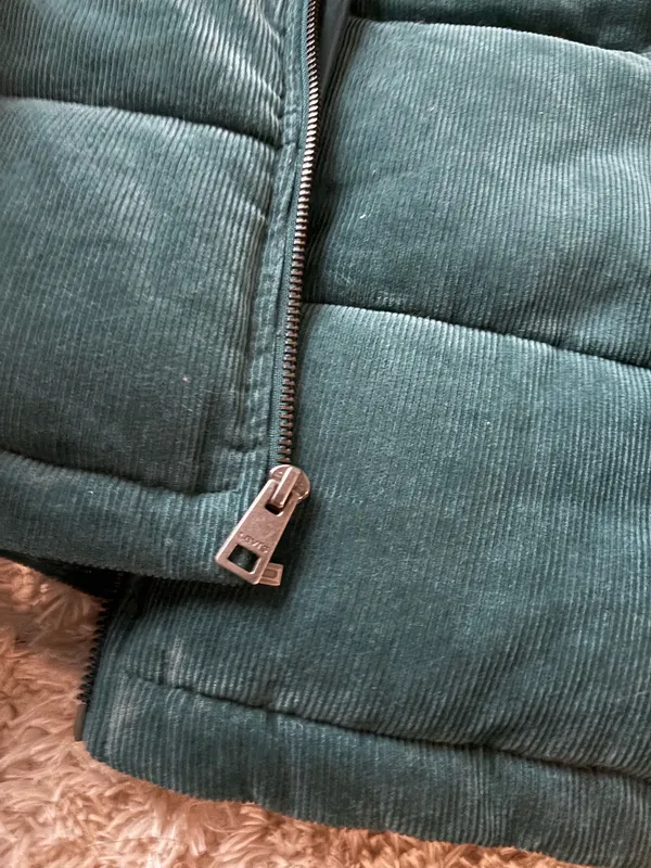 Levi’s Corduroy Puffer Jacket - Image 4