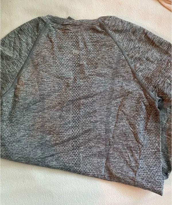 Lululemon Swiftly Tech Short-Sleeve Shirt 2.0 Waist Length - Image 2