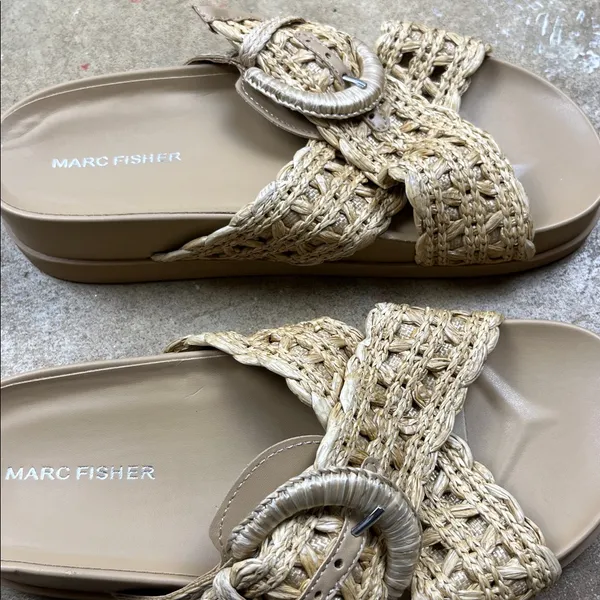 Marc Fisher Welti Rattan Crossover Sandals Size: 6 - Image 7