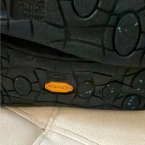 Vibram Women's Black Winter Boots - Image 7