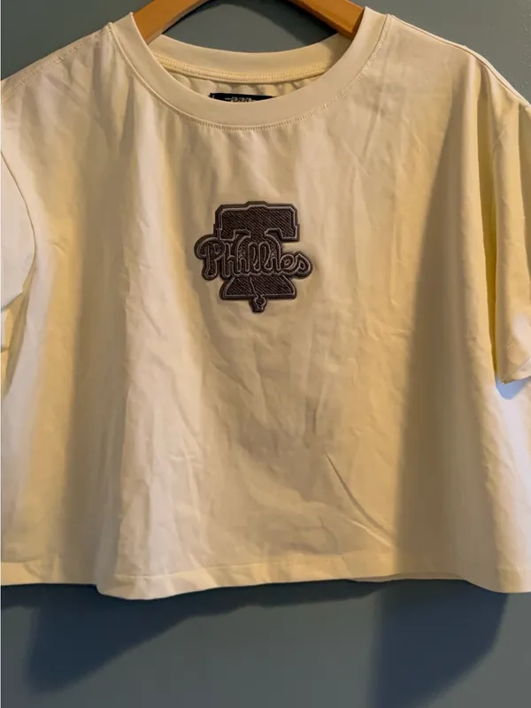 Pro Standard Philadelphia Phillies Women’s Ivory Reverse Short Sleeve T-Shirt - Image 2