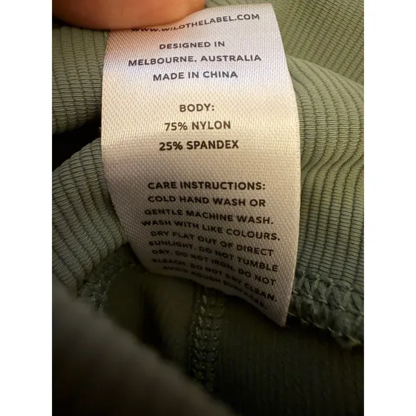 Wilo‎ The Label Sage Green Ribbed High Waisted Leggings White Piping Size Medium - Image 4