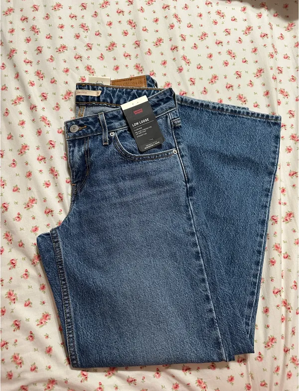 Low Loose Levi’s Jeans - Image 2