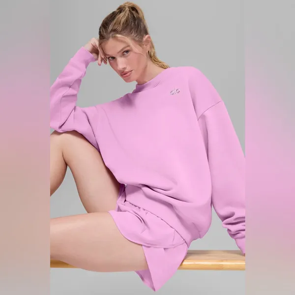 ALO Yoga NWT Accolade Crewneck Pullover Candy Heart Pink Size M SOLD OUT - Image 4