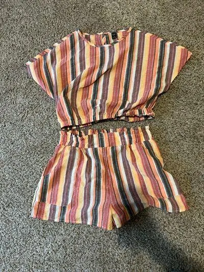 SheIn Matching Set Crop Top & Shorts - Image 2