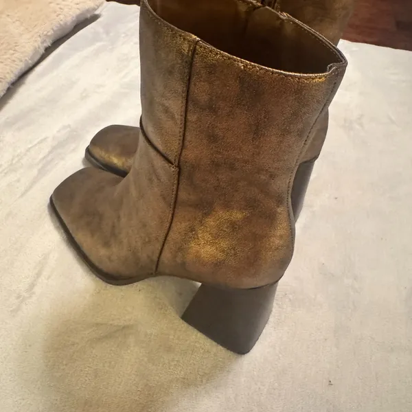 Wonderly dressy Boots Women’s sz 7M bronze high block heels booties Oakley brown - Image 4
