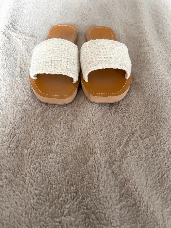 American Eagle White Woven Slides - Image 4