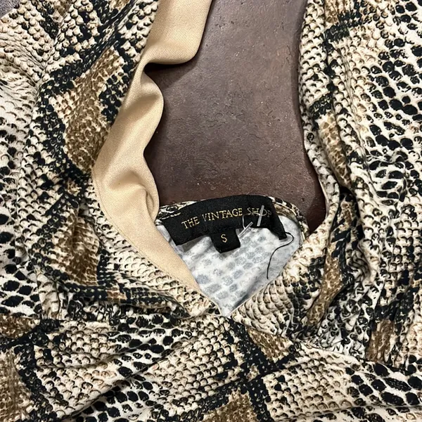 Snakeskin boutique bodysuit! Tan - Image 3