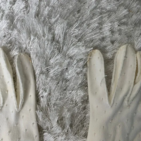 50s 60s White Gloves Pearl Embellishment OSFM - Image 3